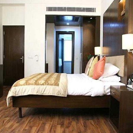 Dolphinn Delhi  Exterior photo