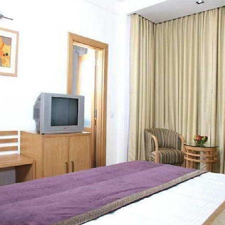 Dolphinn Delhi  Exterior photo