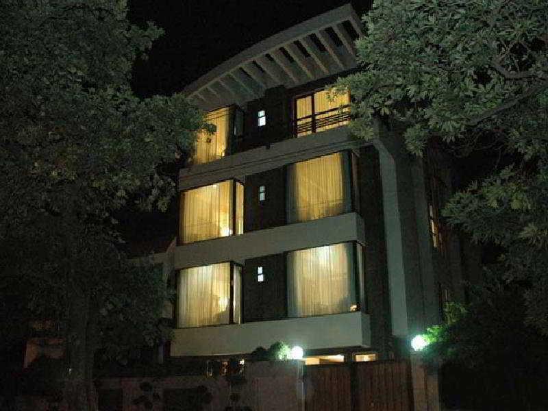 Dolphinn Delhi  Exterior photo