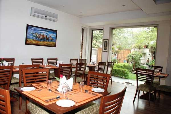 Dolphinn Delhi  Exterior photo