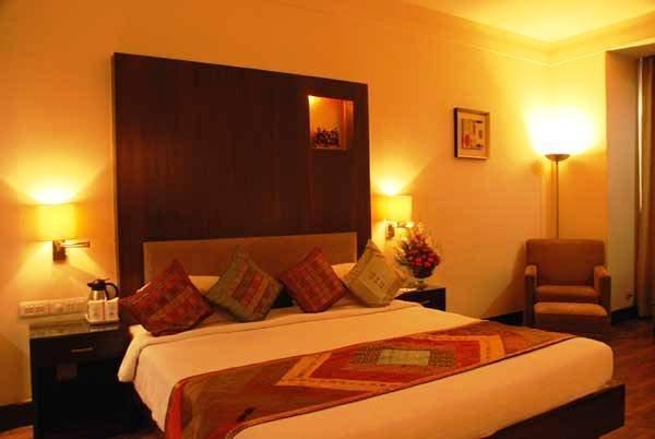 Dolphinn Delhi  Exterior photo